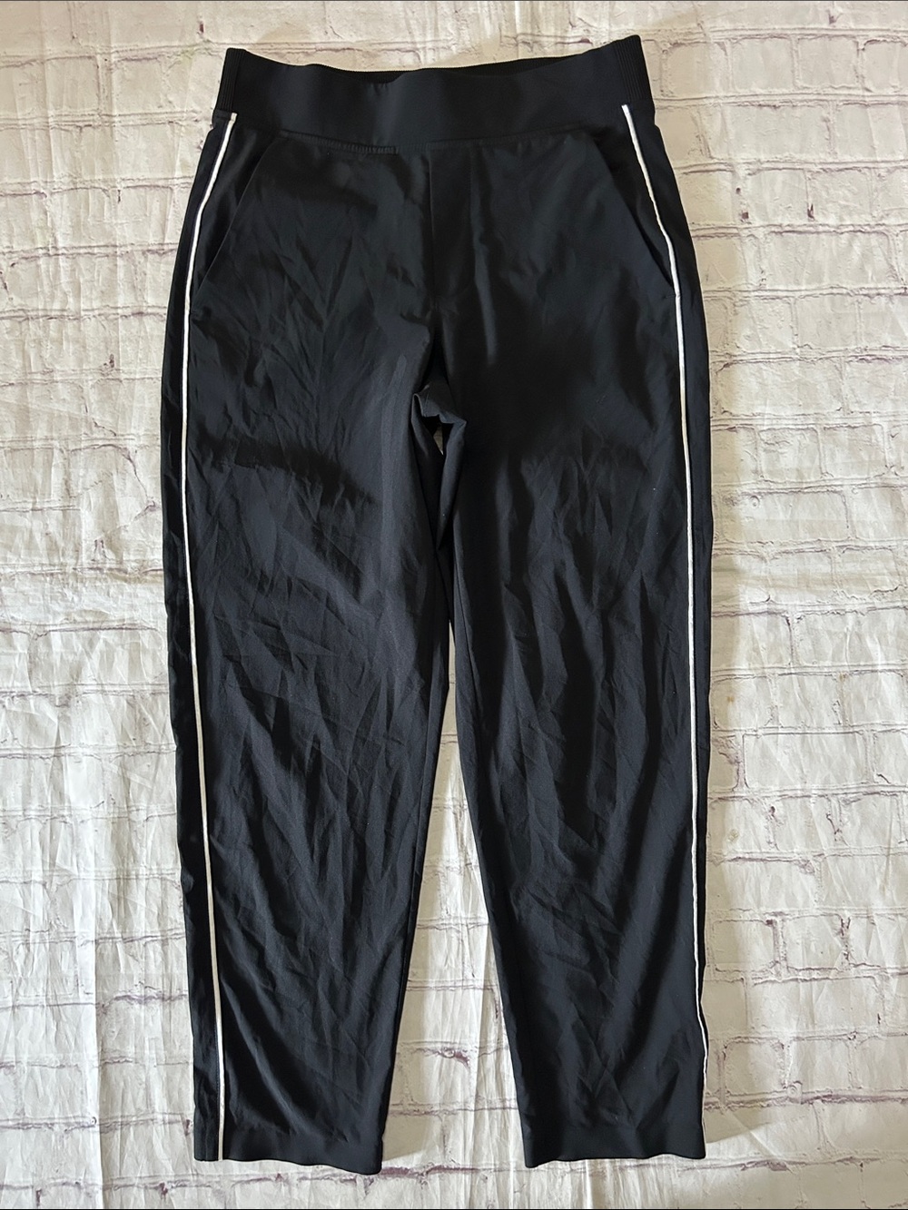 Athleta Brooklyn Piping Ankle Pant Black w/ White Piping Size 0P Petite - Picture 6 of 7